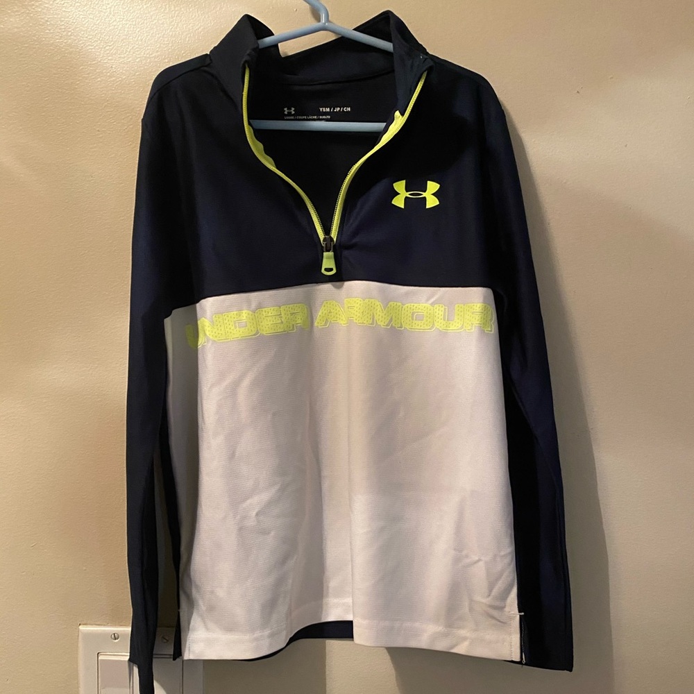 NWOT Under Armour sweatshirt youth size SM unworn